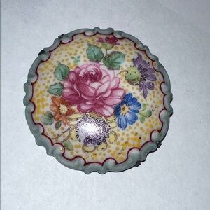 Vintage Floral Brooch with Multicolor Design